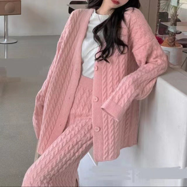 Damen gestricktes Ensemble mit strukturiertem Cardigan und Rock Drune