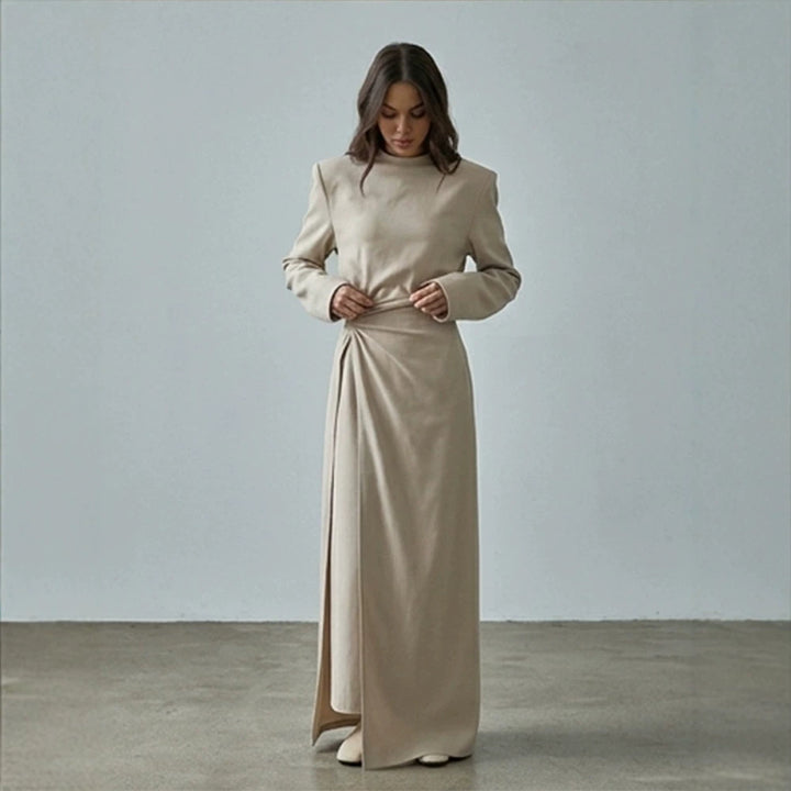 Damen Maxikleid mit taillierter Silhouette, ausgestelltem Rock und markanten Schultern Drune