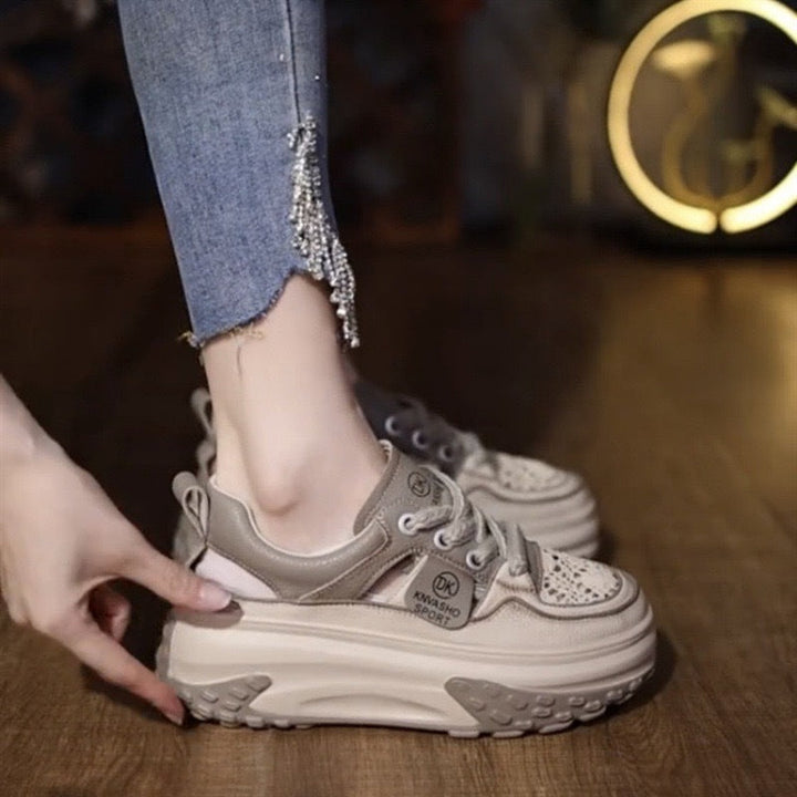 Damen Modische Sneaker mit luftigen Lochungen und dämpfender Laufsohle Drune