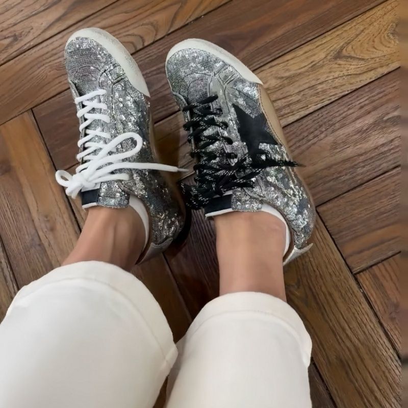 Damen Glitzer-Sneaker mit Paillettenbesatz, Stern-Applikation und kontrastierenden Schnürsenkeln Drune