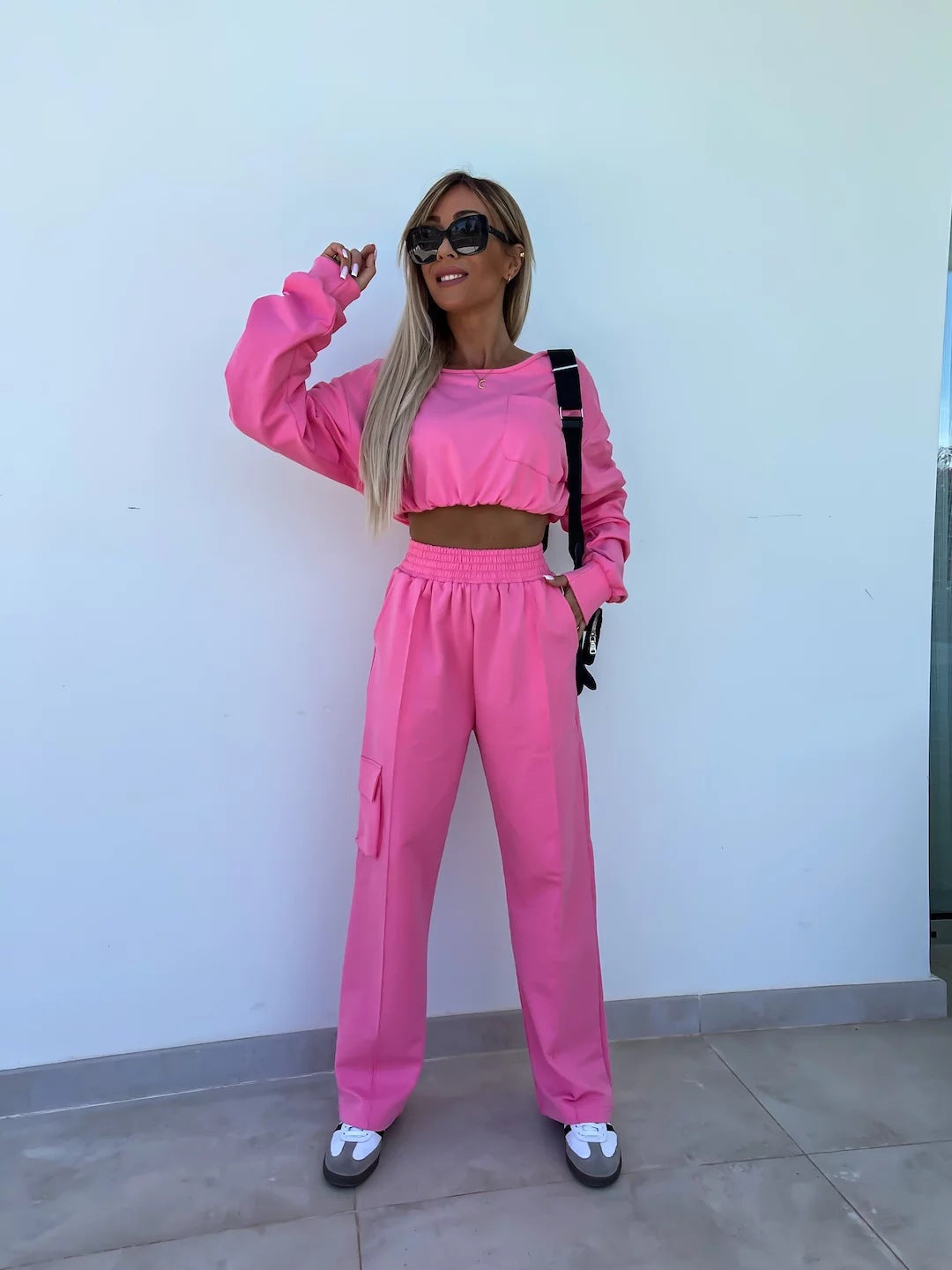 Damen lässiges Set mit cropped Oberteil und weit geschnittener Hose Drune