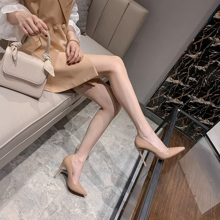 Damen Formschöne spitz zulaufende Lack-Pumps mit schlankem Stiletto-Absatz Drune