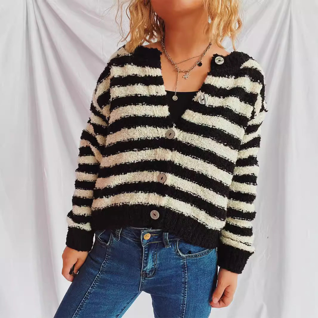 Damen kuschelige Strickjacke mit modernen Streifen und Knopfdetails Drune