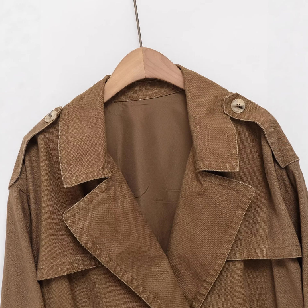 Damen Kurzjacke Trenchstil mit Schulterklappen tailliertem Rippbund und Zierknöpfen Drune