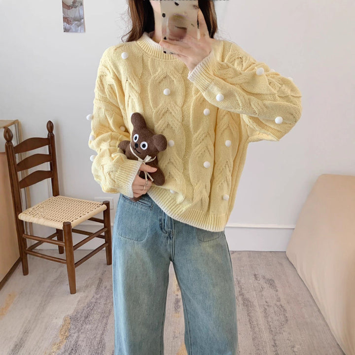 Damen Grob gestrickter Oversize Pullover mit lässigem Zopfmuster und verspielten Applikationen Drune