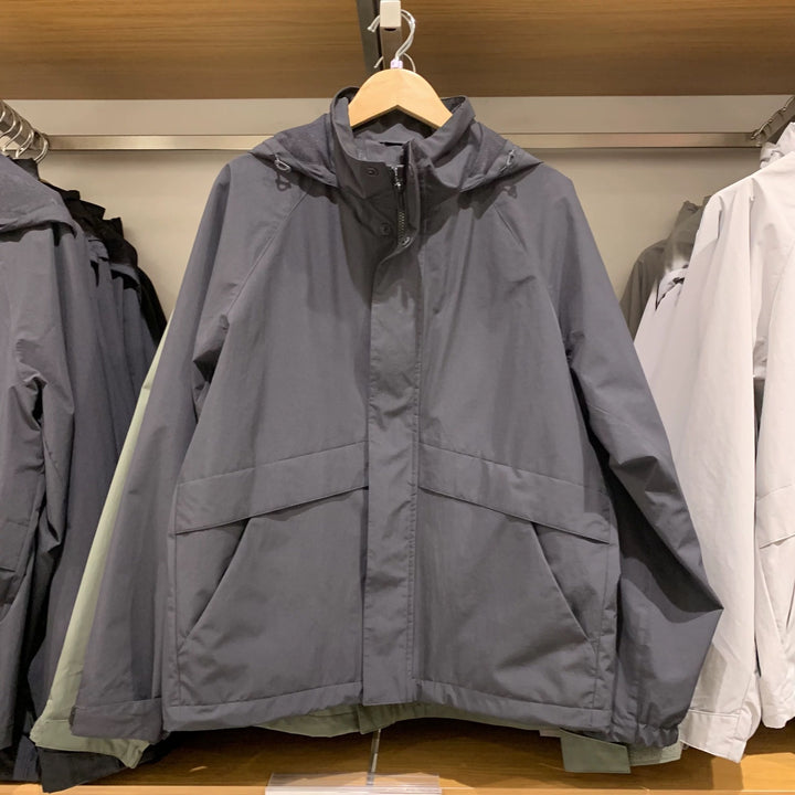 Damen Outdoor-Jacke mit verstellbarer Kapuze und atmungsaktiven Eigenschaften Drune