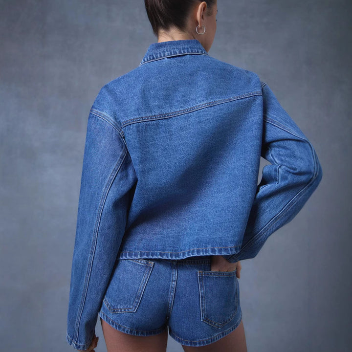 Damen nan kurze Denimjacke mit dekorativen Knotenverschlüssen, kastiger Silhouette und Hemdkragen Drune