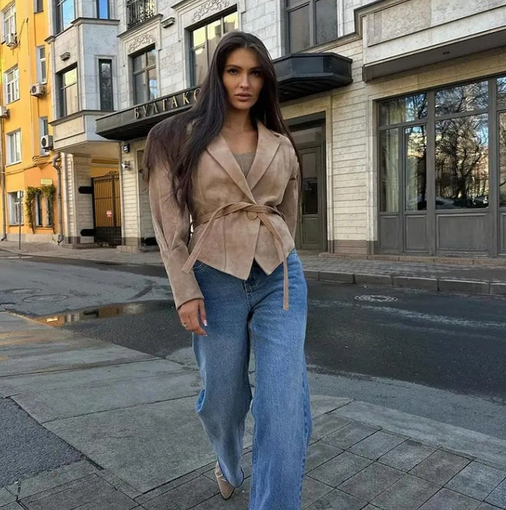 Damen Übergangsjacke aus weichem Wildleder mit taillierbarem Gürtel und voluminösen Ärmeln Drune