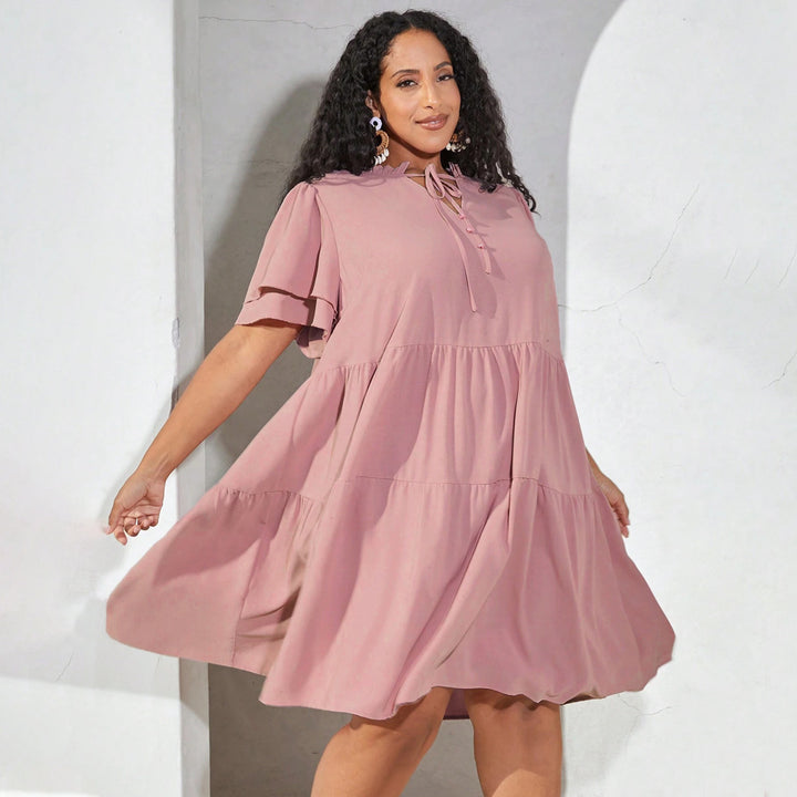 Damen luftiges Freizeitkleid mit verspielten Rüschen und elegantem Bindegürtel Drune