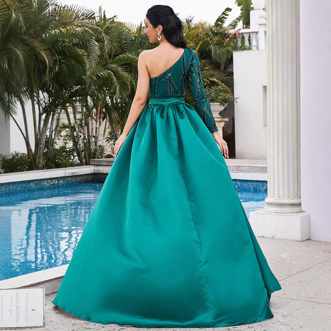 Damen Glamouröses Abendkleid mit schwingendem Rock und funkelnden Details Drune