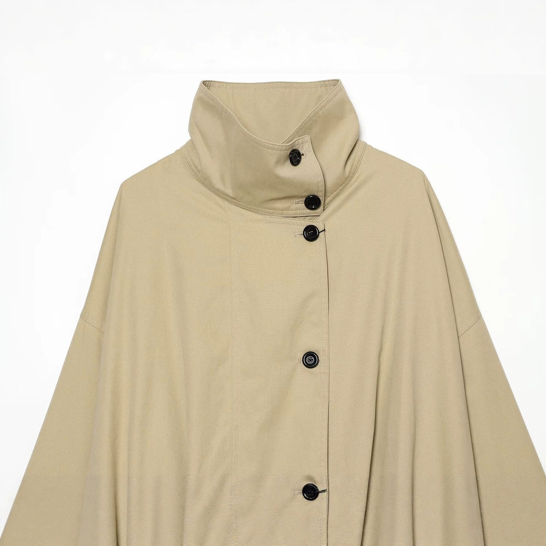 Damen Kurze wasserabweisende Cape‑Jacke mit hohem Stehkragen und verdeckter Knopfleiste Drune