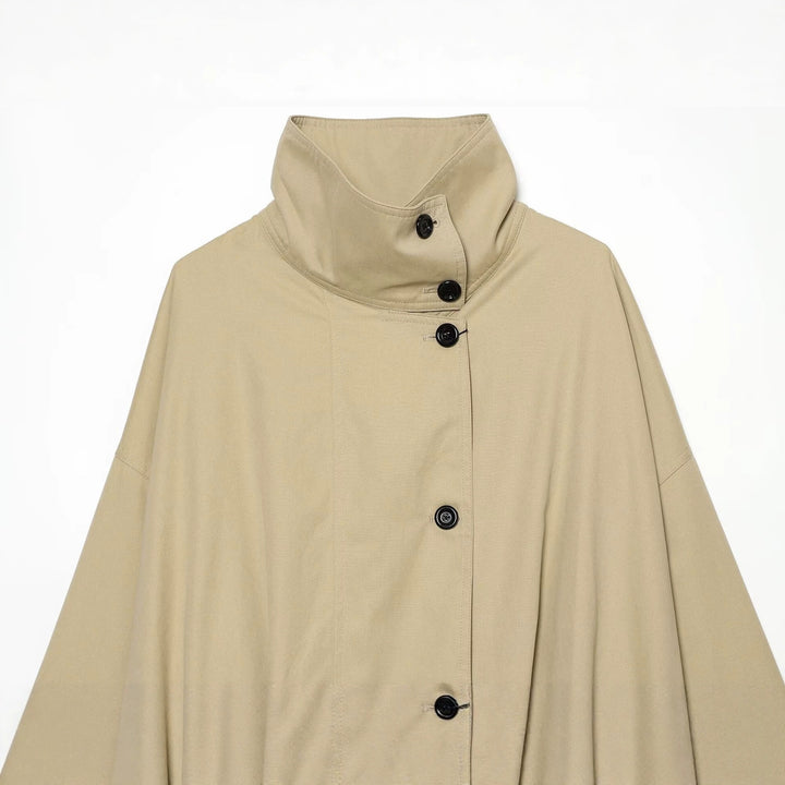 Damen Kurze wasserabweisende Cape‑Jacke mit hohem Stehkragen und verdeckter Knopfleiste Drune
