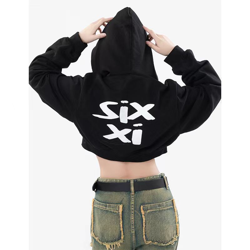 Damen nan cropped Kapuzenpullover im Streetwear-Style mit auffälligem Rückenprint und geripptem Saum Drune