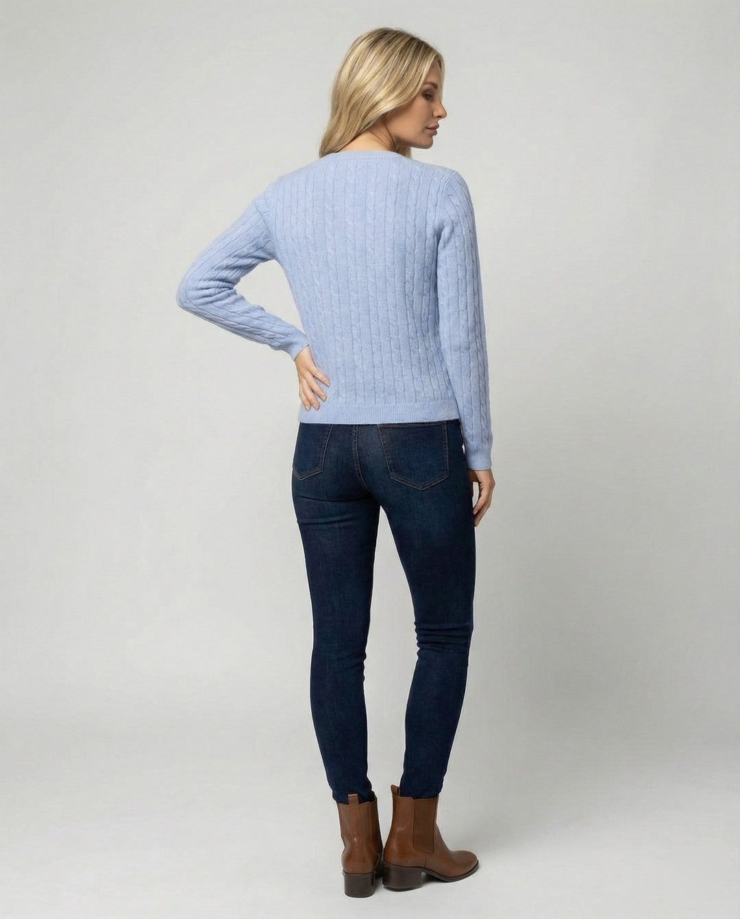 Damen kurzes Zopfmuster-Cardigan mit Rundhalsausschnitt und minimalistischer Knopfleiste Drune