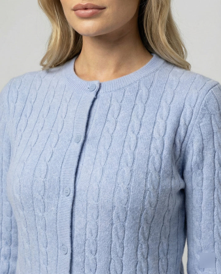 Damen kurzes Zopfmuster-Cardigan mit Rundhalsausschnitt und minimalistischer Knopfleiste Drune