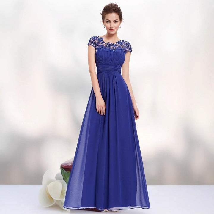 Damen Elegantes Abendkleid mit feiner Spitze und fließendem Rock Drune
