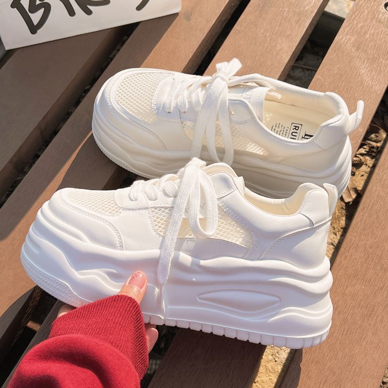 Damen Plateau-Wedge-Sneaker mit atmungsaktiven Mesh-Einsätzen und skulptierter Komfortsohle Drune