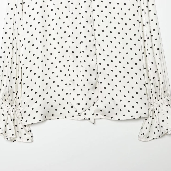 Damen Bluse mit Schleifenkragen, Tupfenmuster und Volantärmeln Drune
