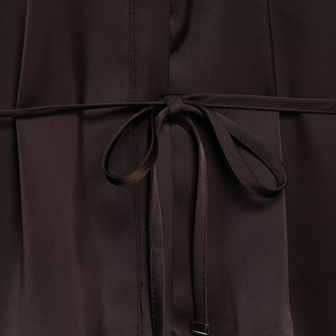 Damen Fließende Satin-Hemdbluse mit Tunnelzugtaillierung und verdeckter Knopfleiste Drune
