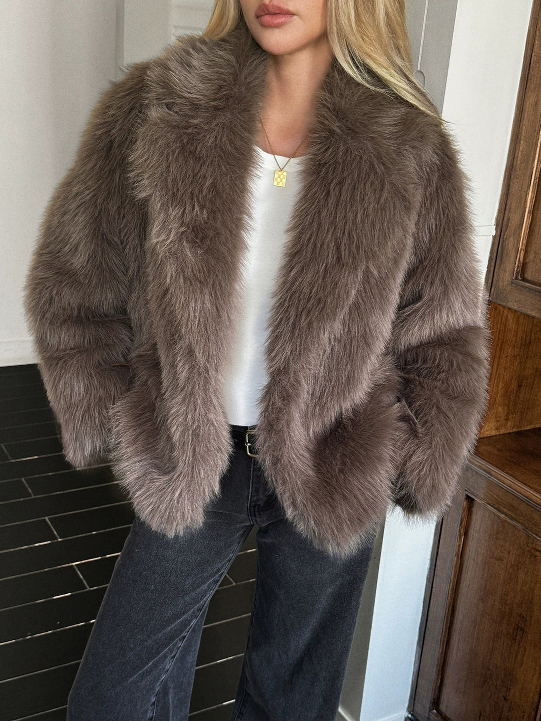 Damen Kurzjacke aus dichtem Hochflor‑Faux‑Fur mit voluminösem Umlegekragen Drune