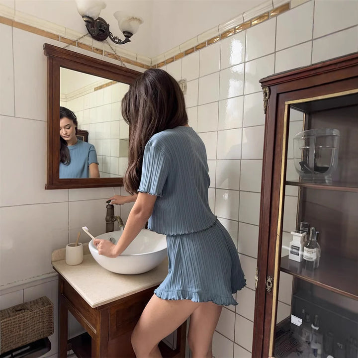 Damen lässiges Freizeitoberteil und Shorts-Set mit Rippstruktur und verspieltem Volant