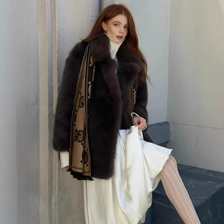 Damen Luxuriöse Fuchsimitatjacke mit elegantem Schnitt Drune