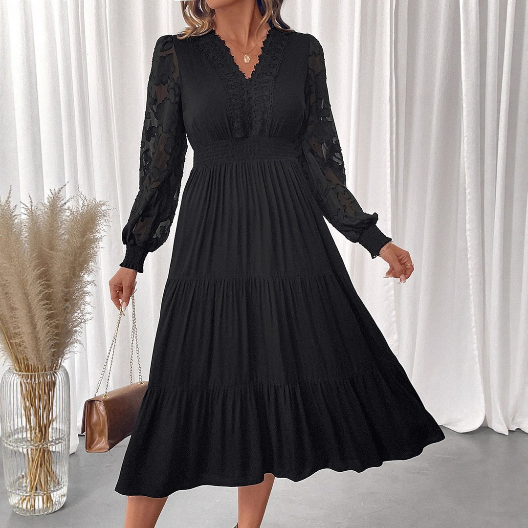 Damen Elegantes Maxikleid mit Spitzendetails Drune