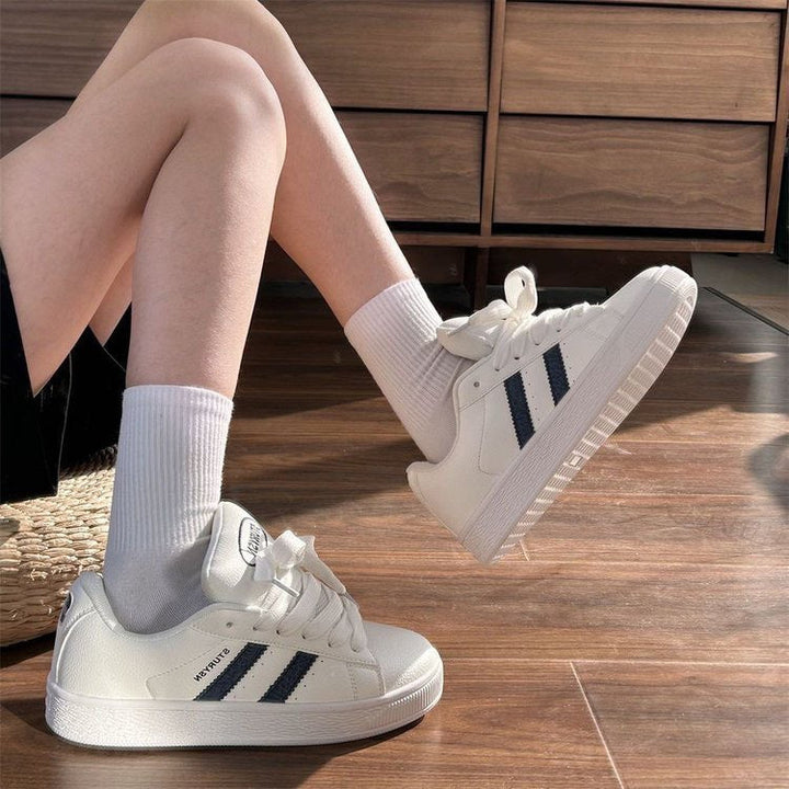 Damen Modische Sneakers mit stylischen Akzenten und rutschfester Sohle Drune