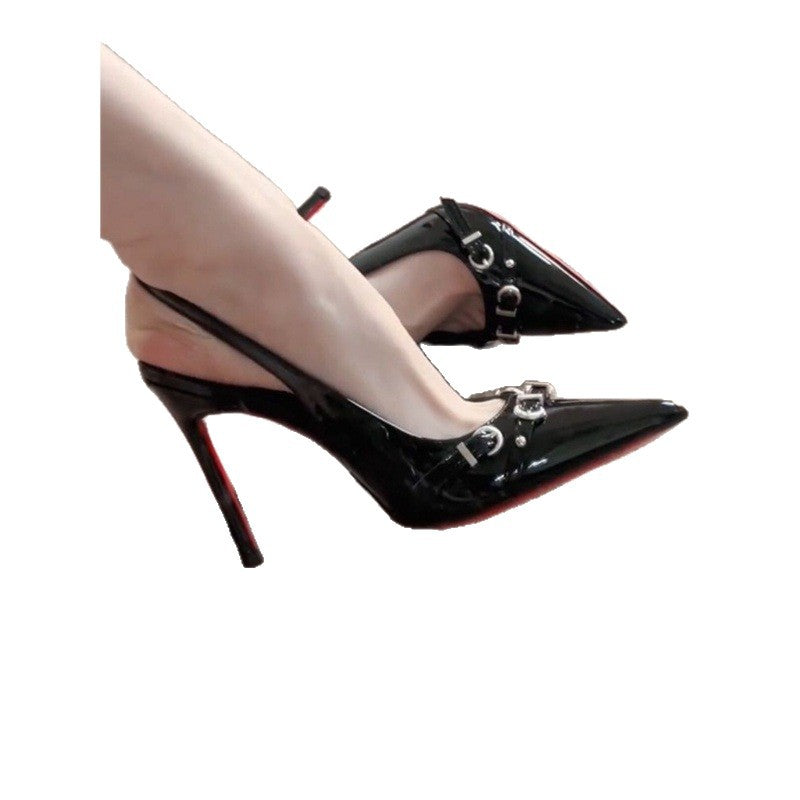 Damen Spitz zulaufende Lack‑Slingback‑Pumps mit Metallkettendetail und sculpted Stiletto Drune