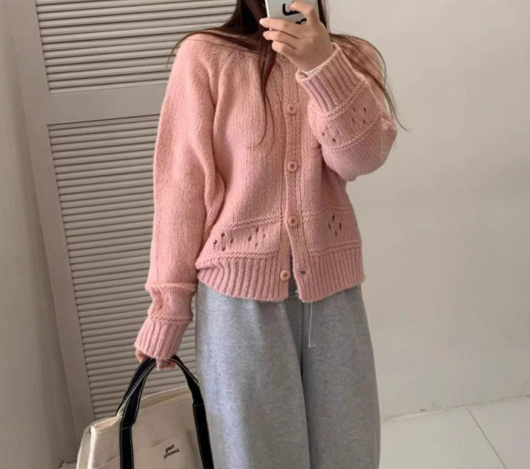 Damen Strickjacke mit feiner Lochmusterung und Knopfverschluss Drune