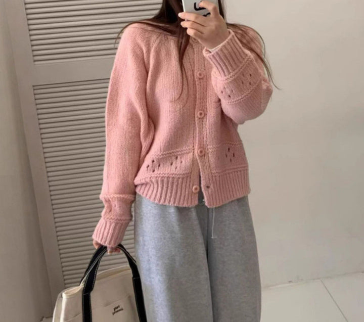 Damen Strickjacke mit feiner Lochmusterung und Knopfverschluss Drune