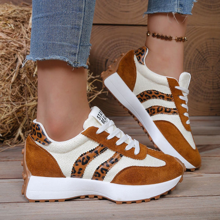 Damen Retro-Running-Sneaker mit Wildlederoptik, profilierter Gumminsohle und gepolstertem Komfortfußbett Drune