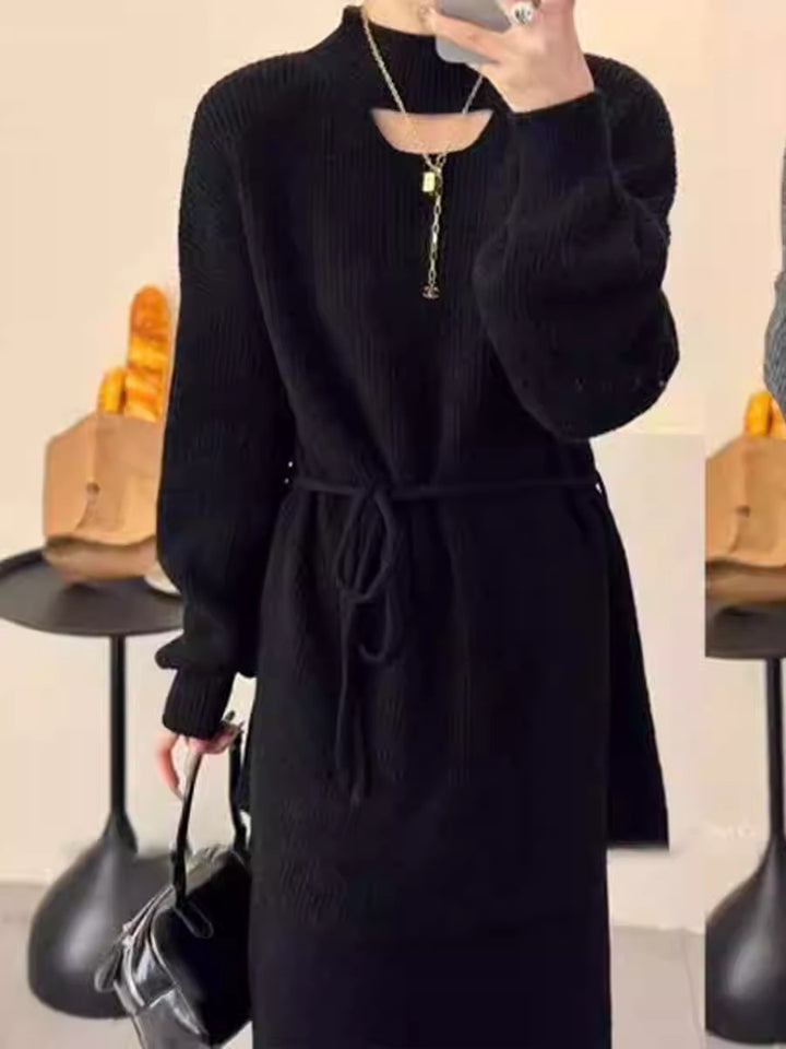 Damen Strickkleid mit hohem Kragen und eleganter Taillierung Drune