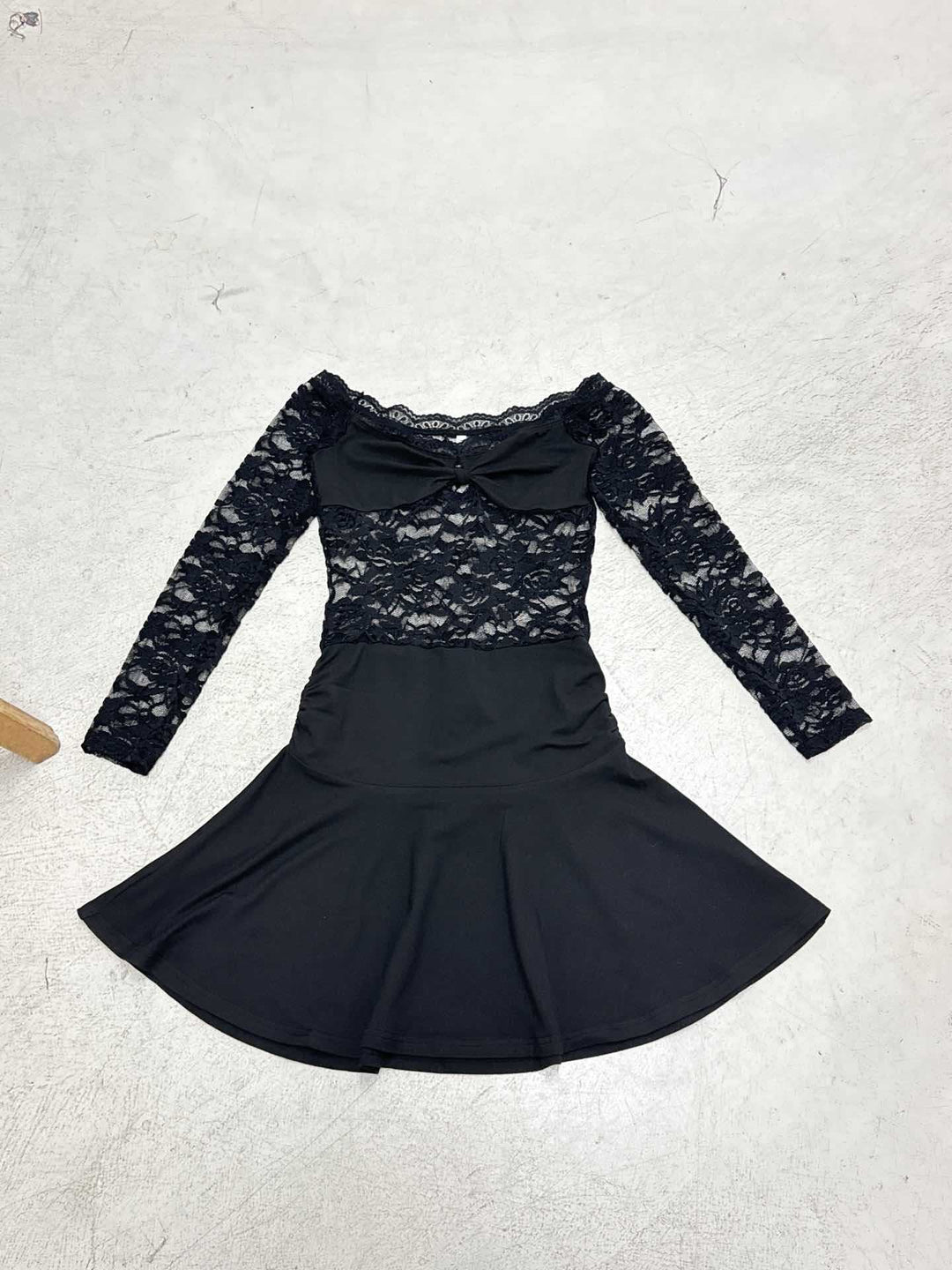 Damen luftiges Strandkleid mit geschnürtem V-Ausschnitt Drune