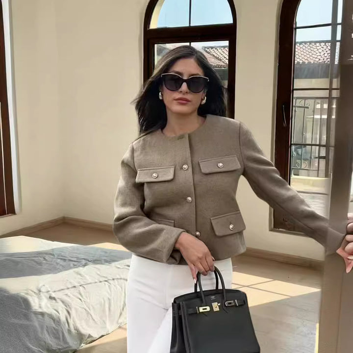 Damen kurzärmlige Utility-Jacke mit aufgesetzten Taschen und dekorativen Knöpfen Drune