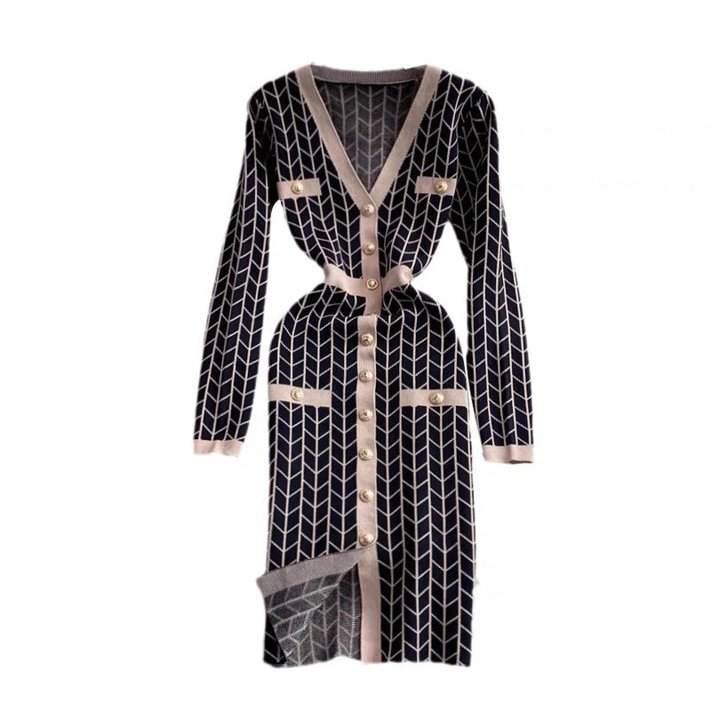 Damen Strickkleid mit Knopfdetaillierung und V-Ausschnitt Drune