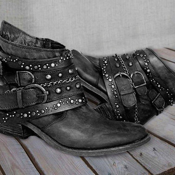 Damen nan knöchelhohe Biker-Stiefelette mit mehreren Nietenriemen, dekorativen Ketten und verstellbaren Schnallen Drune
