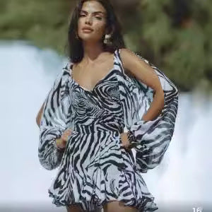 Damen romantisches Minikleid mit weich fließenden Ärmeln und Wickeloptik Drune