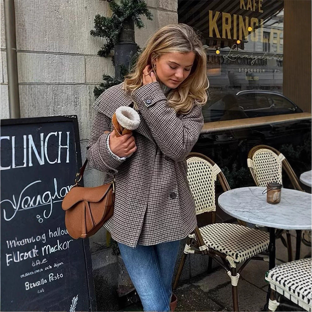 Damen Kurze zweireihige Boxy‑Jacke im Hahnentritt mit hohem Stehkragen und dekorativen Schnallen Drune