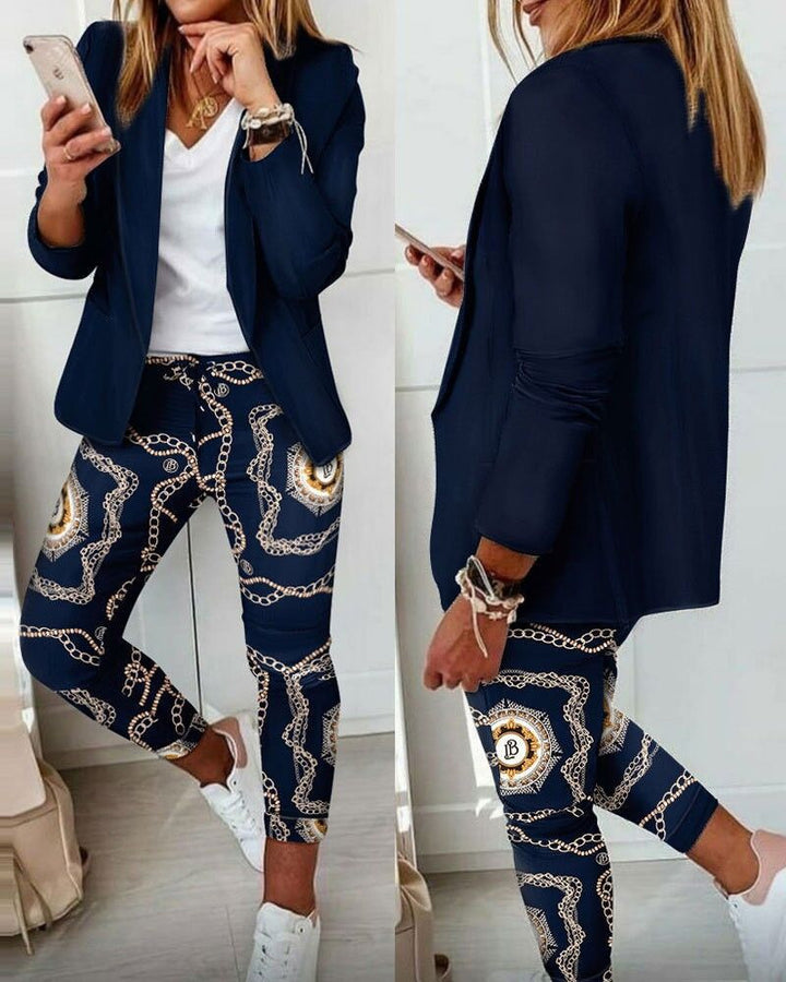 Zweiteiliges Set für Damen: Hosenanzug mit Muster, bestehend aus einem langärmeligen Blazer (offene Front, taillierter Schnitt) und einer unifarbenen langen Hose – ideal fürs Büro – DRUNE