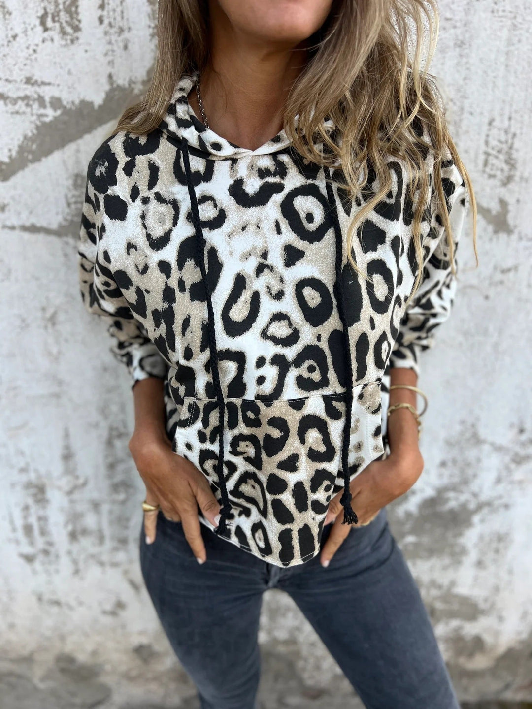 Damen Kapuzenpullover mit lässigem Leopardenmuster und praktischen Seitentaschen Drune