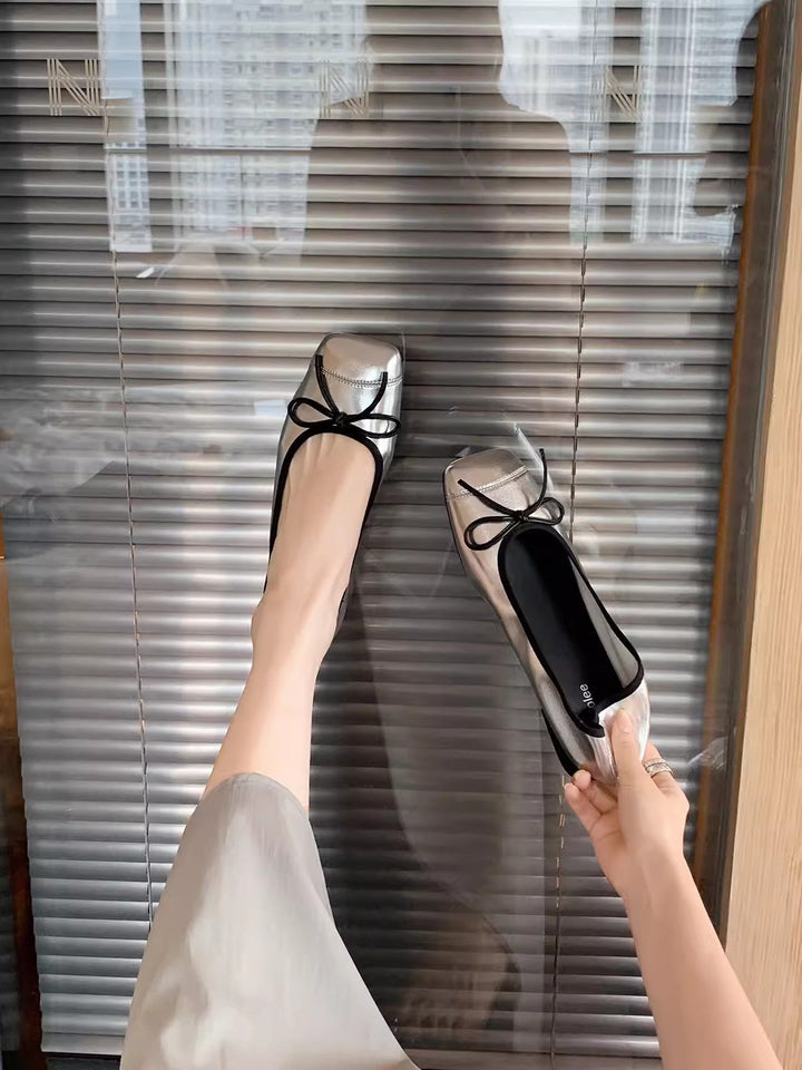 Damen elegante Ballerinas mit Schleifendetail und glänzender Schuhspitze Drune