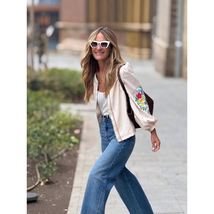 Damen Bluse mit bunten Stickereien und voluminösen Ärmeln Drune