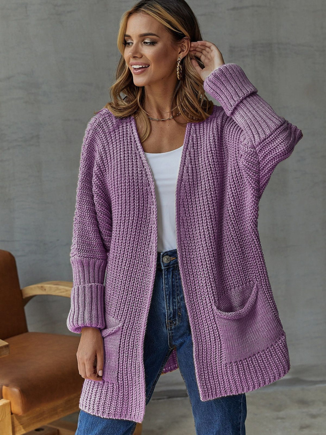 Damen Strickjacke mit tiefem V-Ausschnitt und praktischen Taschen Drune