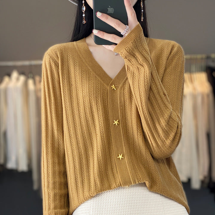 Damen Leichter V‑Ausschnitt-Cardigan mit strukturierter Längsrippe und Sternknöpfen Drune