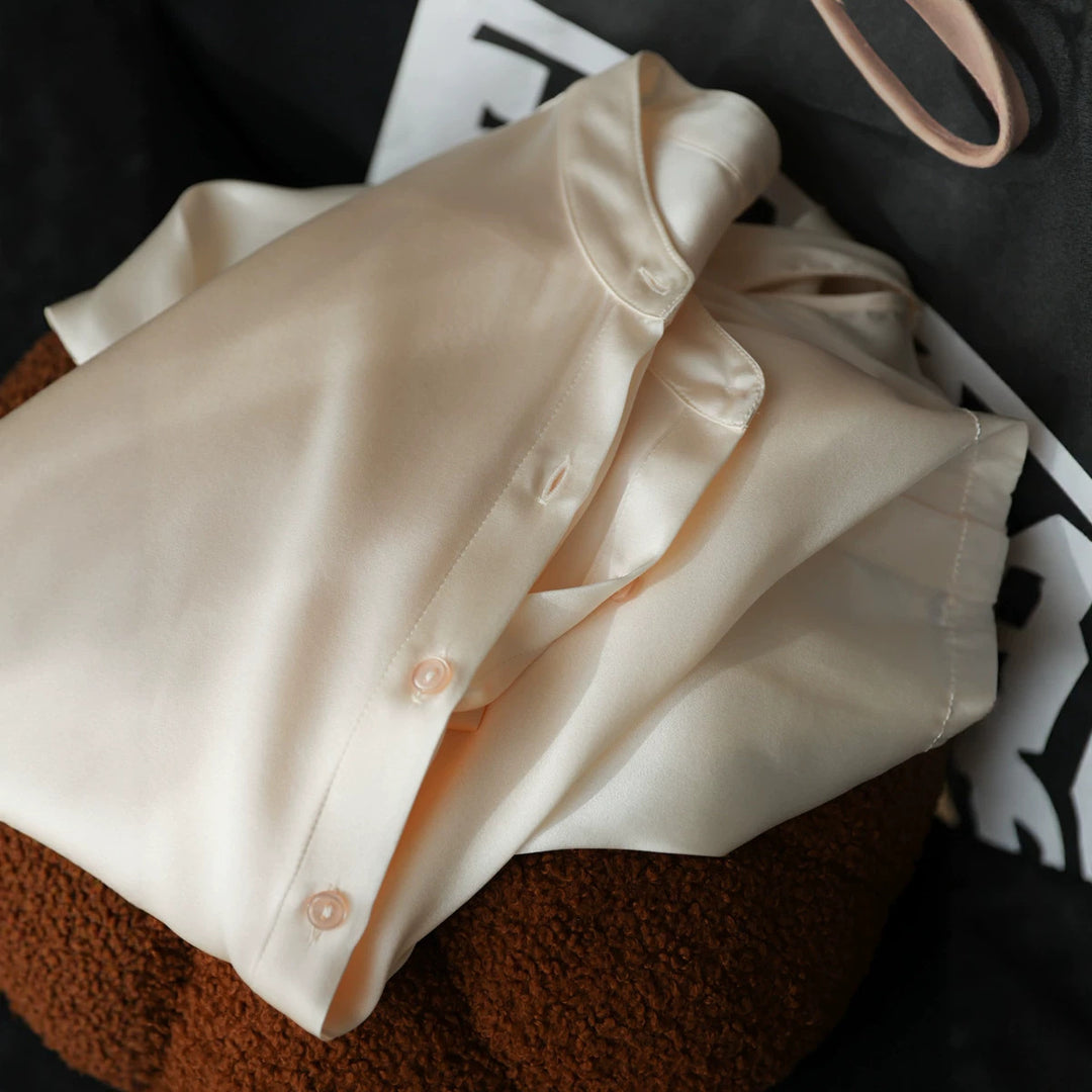 Damen Elegante satinierte Bluse mit knöpfbarem Ausschnitt Drune
