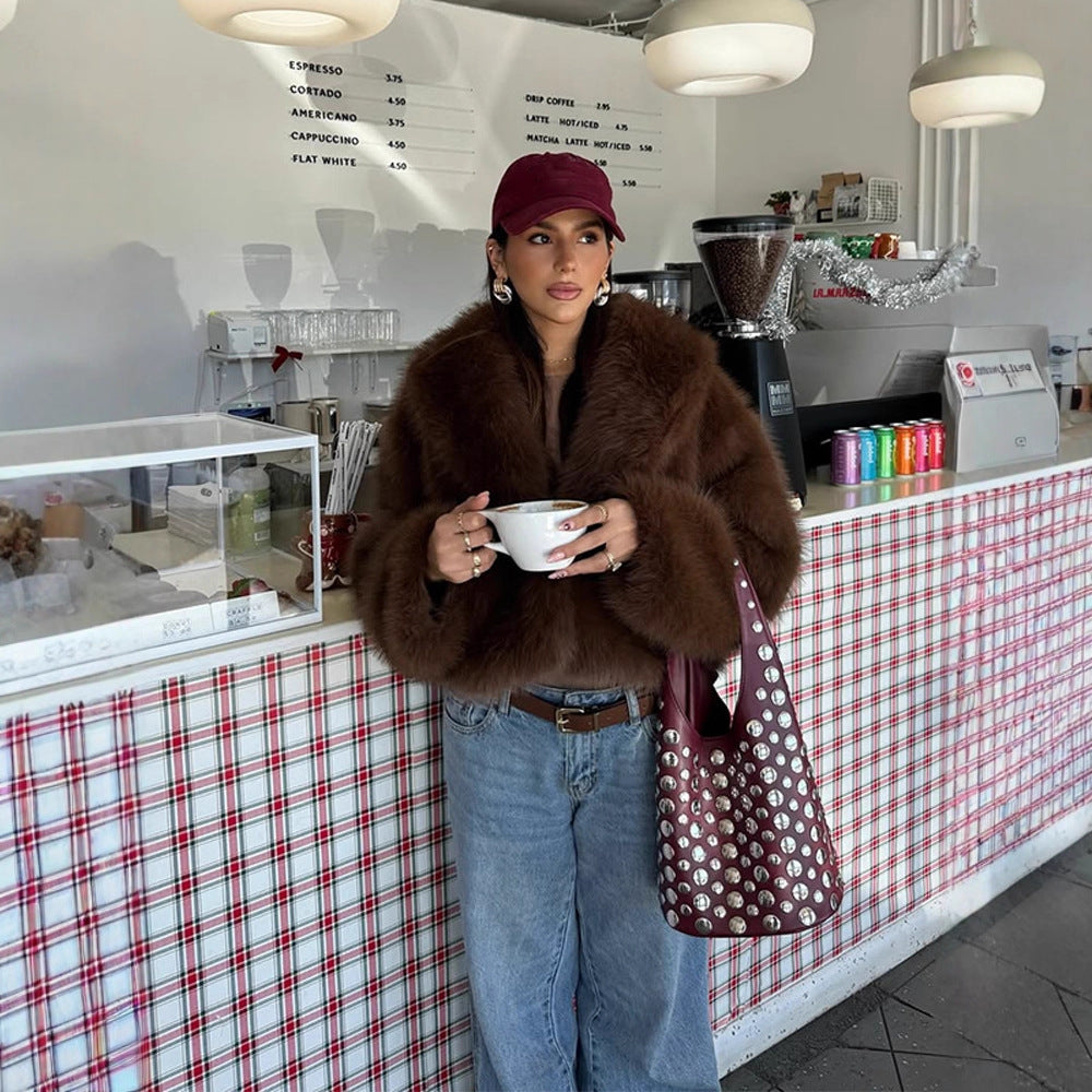 Damen Kurzmantel aus veganem Hochflor-Fauxfur mit Oversize-Schalkragen Drune