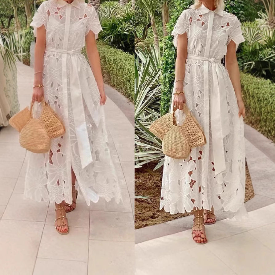 Damen nan ausgestelltes Maxikleid aus floraler Broderie mit Hemdblusenkragen, Knopfleiste und Bindegürtel Drune
