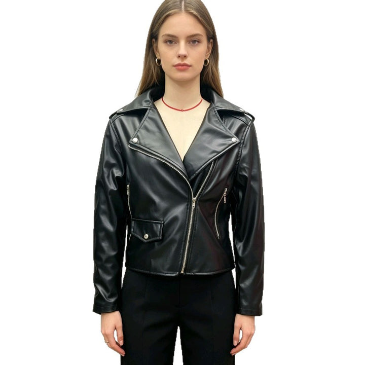 Damen nan figurbetonte Bikerjacke aus Kunstleder mit asymmetrischem Reißverschluss und aufgesetzter Klappentasche Drune