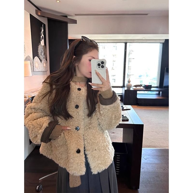 Damen Kuscheliger Plüschjacke mit Knopfdetails Drune